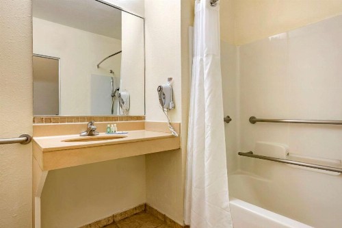 Quality Inn Zephyrhills-Dade City - image 33