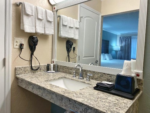 Roadstar Hotel Zephyrhills - image 40