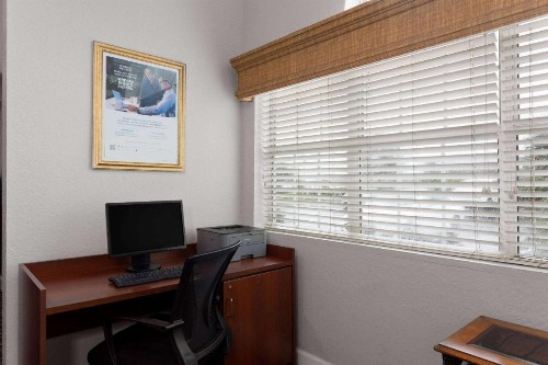 Microtel Inn and Suites - Zephyrhills - image 24
