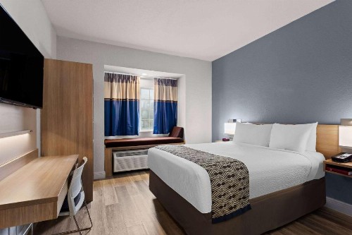 Microtel Inn and Suites - Zephyrhills - image 29