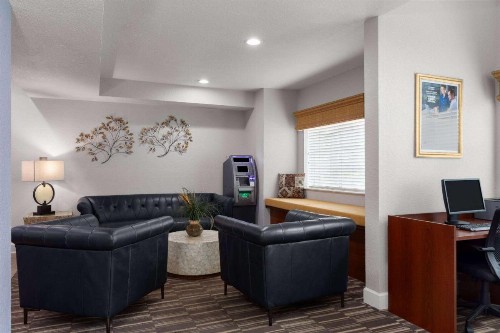 Microtel Inn and Suites - Zephyrhills - image 9